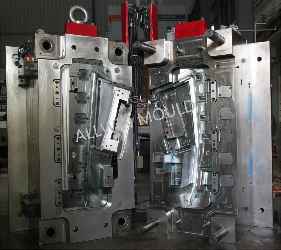 Audi A3 AU38X Blende BFS RL Automotive-Spritzgussform