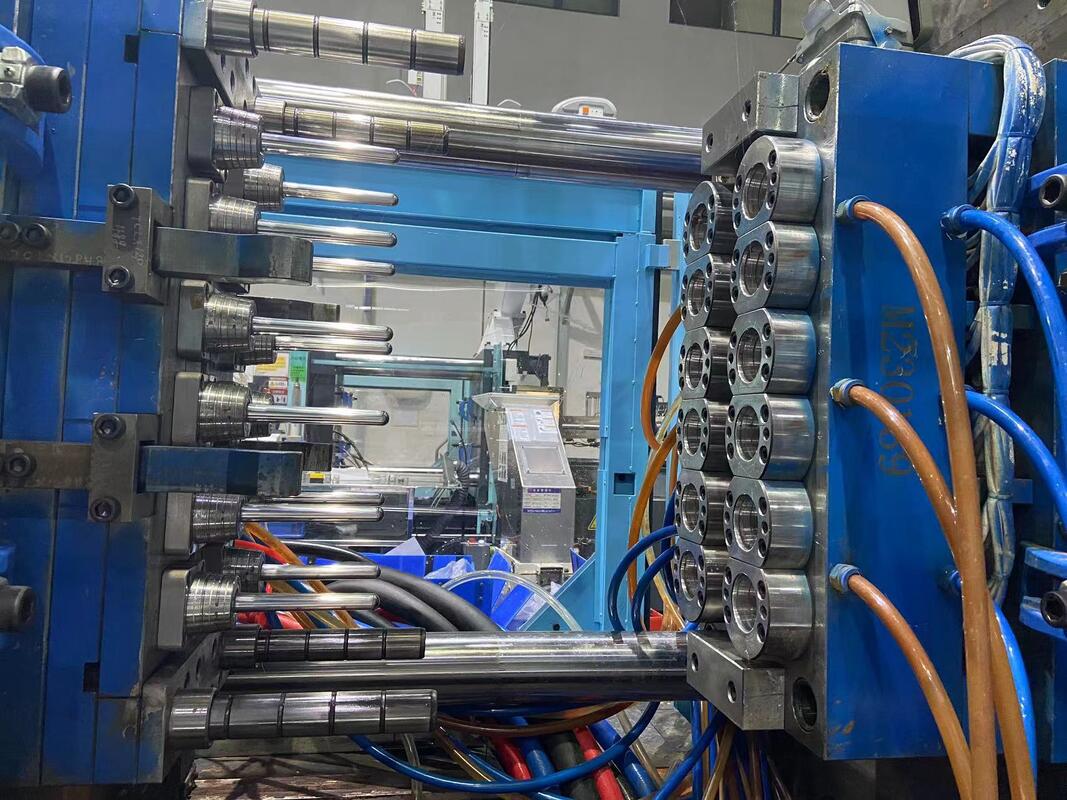 Injection Molding Multi Cavity PET Preform Injection Mould Temperature Resistance Up To 250 Degrees Celsius Ideal For Manufacturing Processes